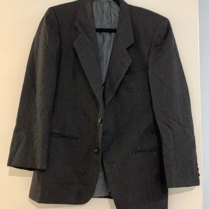 Black colored mens blazer, sized L.